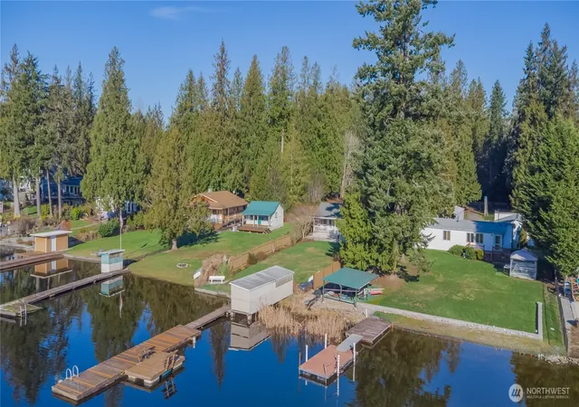 Photo 2 of Manufactured home for sale at 30961 E Lake Morton Dr Se, Kent, WA 98042 | MLS# NWM2586396 | Listing updated on 2026-09-25