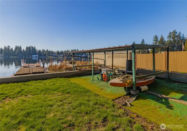 Photo 4 of Manufactured home for sale at 30961 E Lake Morton Dr SE, Kent, WA 98042 | MLS# NWM2586396 | Listing updated on 2026-09-25