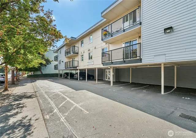 Photo 2 of Condo for sale at 9255 Greenwood Ave N #38, Seattle, WA 98103 | MLS# NWM2586407 | Listing updated on 2026-09-26