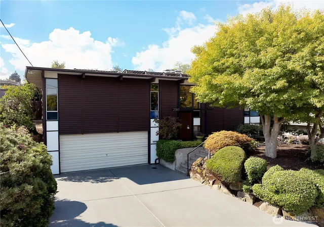 Photo 2 of Sale Pending at 2383 Nw 89th Place, Seattle, WA 98117 | MLS# NWM2586408 | Listing updated on 2026-09-25