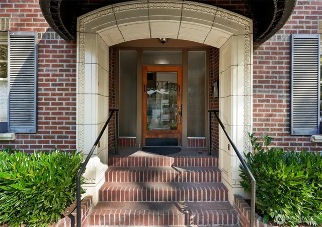 Photo 3 of Condo for sale at 214 16th Avenue E #102, Seattle, WA 98112 | MLS# NWM2586413 | Listing updated on 2026-09-25