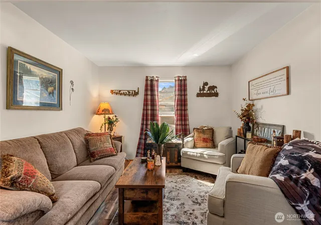 Photo 3 of Single family home for sale at 96 Fuller St, Wenatchee, WA 98801 | MLS# NWM2586415 | Listing updated on 2026-10-02