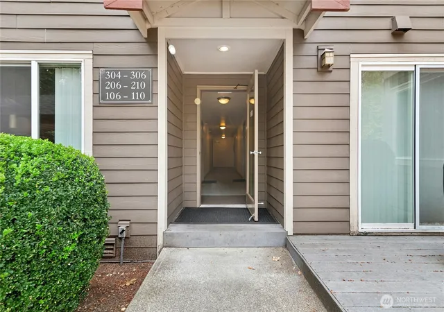 Photo 3 of Condo for sale at 700 Front St S #E110, Issaquah, WA 98027 | MLS# NWM2586427 | Listing updated on 2026-09-26