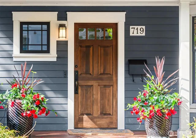 Photo 2 of Single family home for sale at 719 Belmont Pl E, Seattle, WA 98102 | MLS# NWM2586430 | Listing updated on 2026-09-28