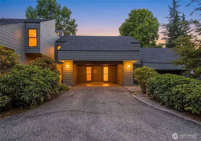 Photo 2 of Townhouse for sale at 6439 139th Avenue Ne #19, Redmond, WA 98052 | MLS# NWM2586433 | Listing updated on 2026-09-25