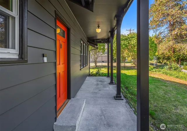 Photo 3 of Single family home for sale at 635 Sw 130th Street, Burien, WA 98146 | MLS# NWM2586439 | Listing updated on 2026-09-30
