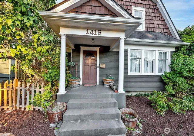 Photo 2 of Single family home for sale at 1415 N Steele St, Tacoma, WA 98406 | MLS# NWM2586440 | Listing updated on 2026-09-24