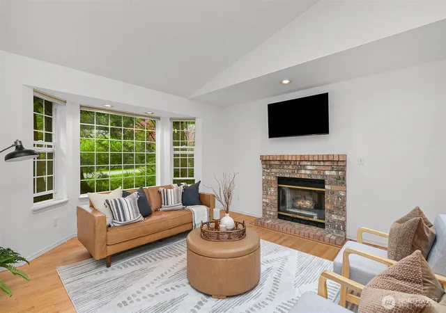 Photo 3 of Sale Pending at 5 Horseshoe Cir, Bellingham, WA 98229 | MLS# NWM2586443 | Listing updated on 2026-10-01