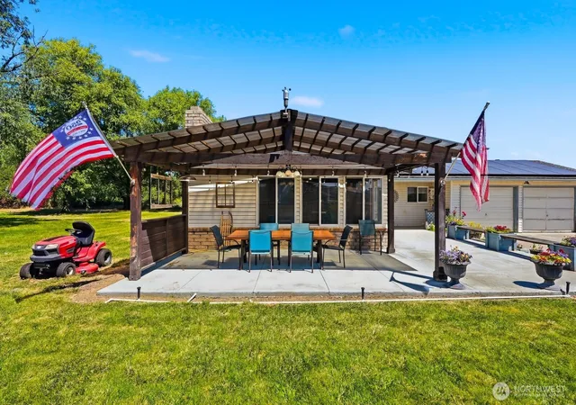 Photo 2 of Single family home for sale at 2841 Mapleway Rd, Yakima, WA 98908 | MLS# NWM2586444 | Listing updated on 2026-09-24