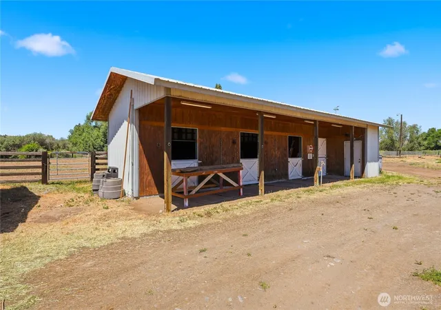 Photo 3 of Single family home for sale at 2841 Mapleway Rd, Yakima, WA 98908 | MLS# NWM2586444 | Listing updated on 2026-09-24