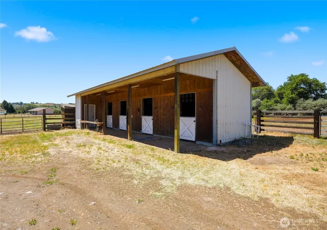 Photo 3 of Single family home for sale at 2841 Mapleway Rd, Yakima, WA 98908 | MLS# NWM2586444 | Listing updated on 2026-09-24