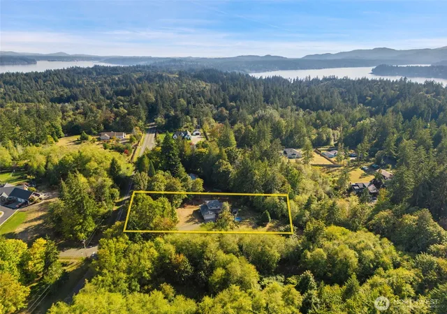 Photo 2 of Single family home for sale at 6741 Cooper Point Rd Nw, Olympia, WA 98502 | MLS# NWM2586448 | Listing updated on 2026-09-28