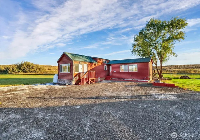 Photo 3 of Manufactured home for sale at 15661 Highway 262 E #378, Warden, WA 98857 | MLS# NWM2586450 | Listing updated on 2026-09-23