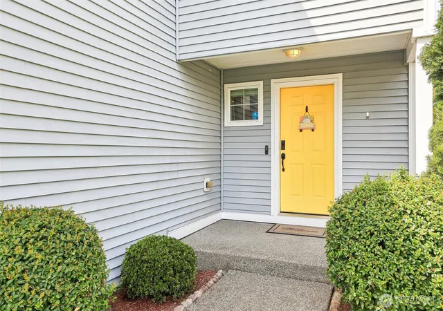 Photo 3 of Single family home for sale at 21622 Se 297th Street, Kent, WA 98042 | MLS# NWM2586456 | Listing updated on 2026-09-30