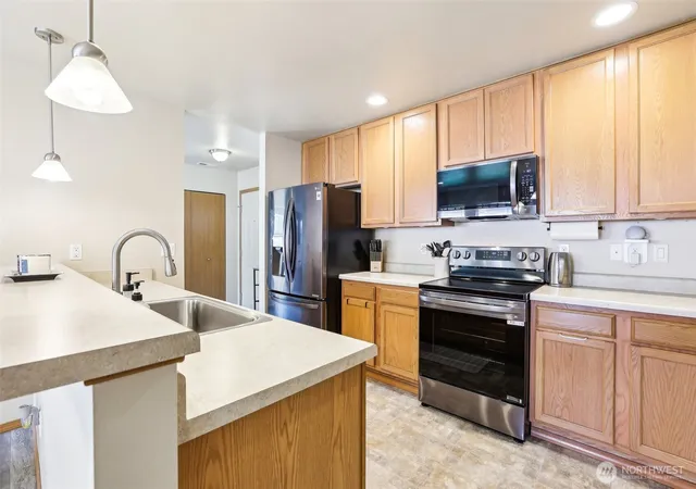 Photo 4 of Single family home for sale at 21622 SE 297th Street, Kent, WA 98042 | MLS# NWM2586456 | Listing updated on 2026-09-30