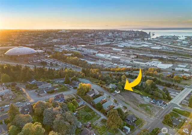 Photo 2 of Single family home for sale at 2819 E K St, Tacoma, WA 98404 | MLS# NWM2586472 | Listing updated on 2026-09-24