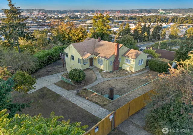 Photo 3 of Single family home for sale at 2819 E K St, Tacoma, WA 98404 | MLS# NWM2586472 | Listing updated on 2026-09-24