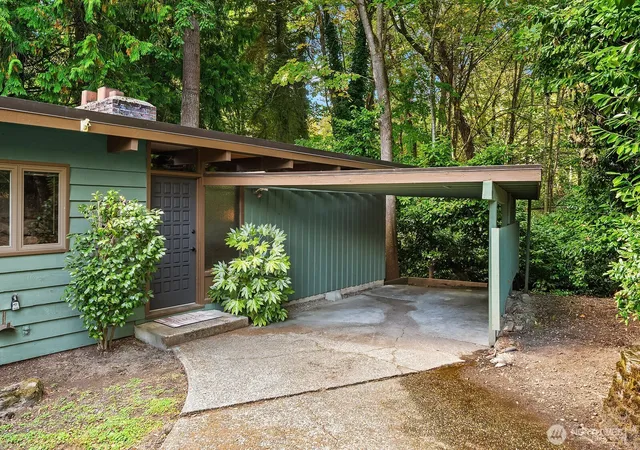 Photo 1 of Single family home for sale at 18415 51st Place NE, Lake Forest Park, WA 98155 | MLS# NWM2586478 | Listing updated on 2026-10-10