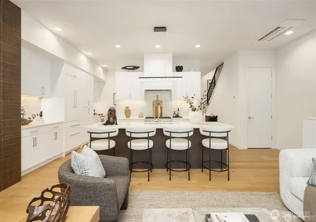 Photo 3 of Townhouse for sale at 298 118th Avenue Se, Bellevue, WA 98005 | MLS# NWM2586481 | Listing updated on 2026-10-02