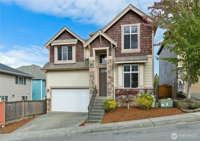 Photo 3 of Single family home for sale at 1118 S 36 Street, Renton, WA 98055 | MLS# NWM2586485 | Listing updated on 2026-10-01