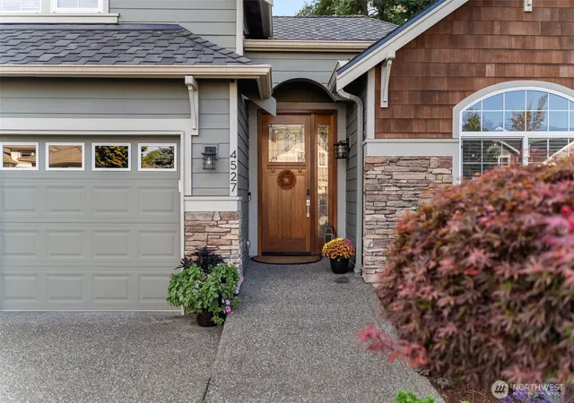 Photo 3 of Single family home for sale at 4527 Prestwick Ln Se, Olympia, WA 98513 | MLS# NWM2586490 | Listing updated on 2026-09-30