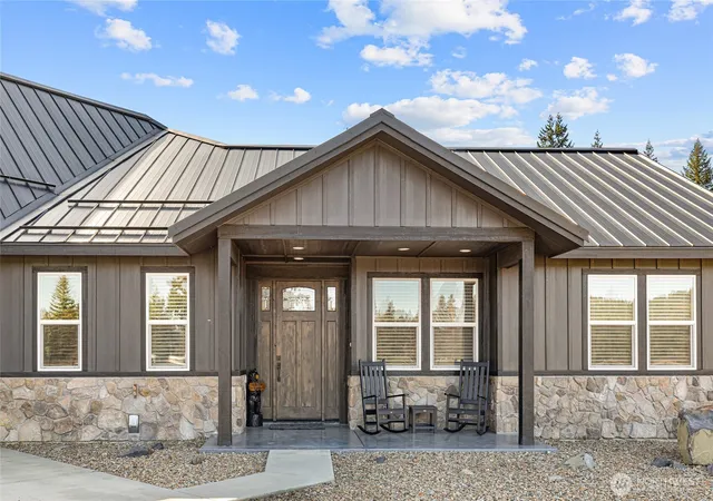 Photo 3 of Single family home for sale at 41 Darling Way, Cle Elum, WA 98922 | MLS# NWM2586493 | Listing updated on 2026-09-28