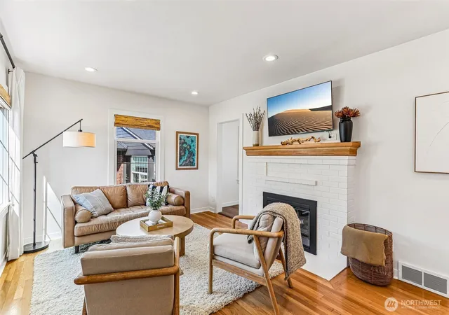 Photo 3 of Sale Pending at 3806 36th Avenue SW, Seattle, WA 98126 | MLS# NWM2586499 | Listing updated on 2026-09-27