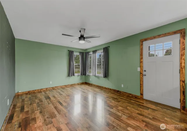 Photo 4 of Single family home for sale at 334 Roake Ave, Castle Rock, WA 98611 | MLS# NWM2586504 | Listing updated on 2026-10-01
