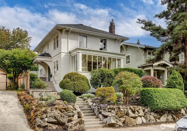 Photo 1 of Sale Pending at 3312 Hunter Blvd S, Seattle, WA 98144 | MLS# NWM2586507 | Listing updated on 2026-10-01