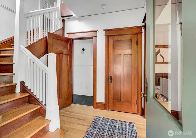 Photo 3 of Sale Pending at 3312 Hunter Blvd S, Seattle, WA 98144 | MLS# NWM2586507 | Listing updated on 2026-10-01