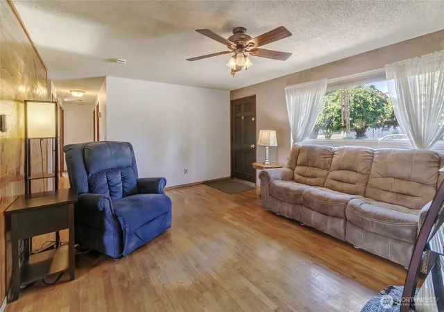 Photo 4 of Single family home for sale at 1512 5th Avenue SW, Puyallup, WA 98371 | MLS# NWM2586508 | Listing updated on 2026-09-24