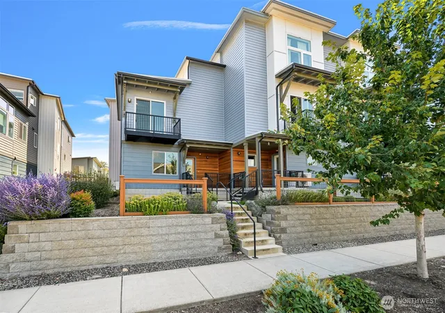 Photo 1 of Townhouse for sale at 4248 Traverse Dr, Bellingham, WA 98226 | MLS# NWM2586509 | Listing updated on 2026-09-26