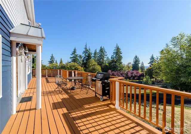 Photo 3 of Single family home for sale at 253 Seagull Dr, Port Angeles, WA 98363 | MLS# NWM2586511 | Listing updated on 2026-09-24