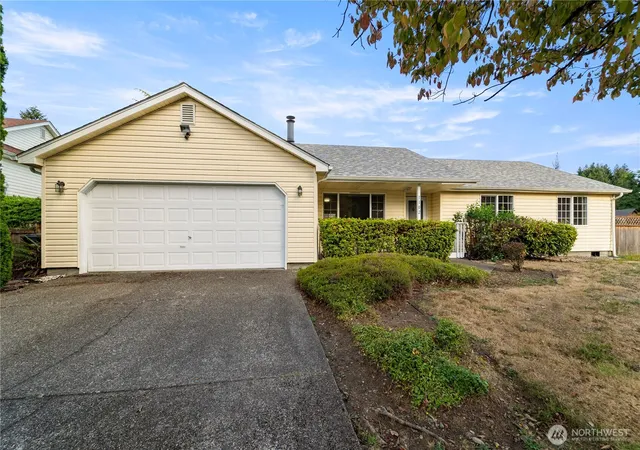 Photo 1 of Single family home for sale at 1102 Scarlet Oaks Dr Se, Lacey, WA 98503 | MLS# NWM2586513 | Listing updated on 2026-09-28