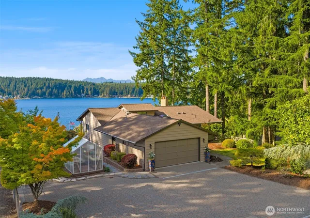 Photo 1 of Single family home for sale at 721 E Mason Lake Dr, Grapeview, WA 98546 | MLS# NWM2586517 | Listing updated on 2026-10-01