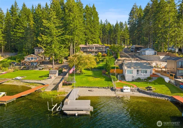 Photo 3 of Single family home for sale at 721 E Mason Lake Dr, Grapeview, WA 98546 | MLS# NWM2586517 | Listing updated on 2026-10-01