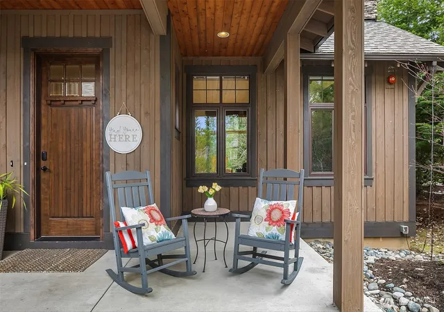 Photo 3 of Single family home for sale at 100 Black Nugget Ln, Cle Elum, WA 98922 | MLS# NWM2586522 | Listing updated on 2026-09-28