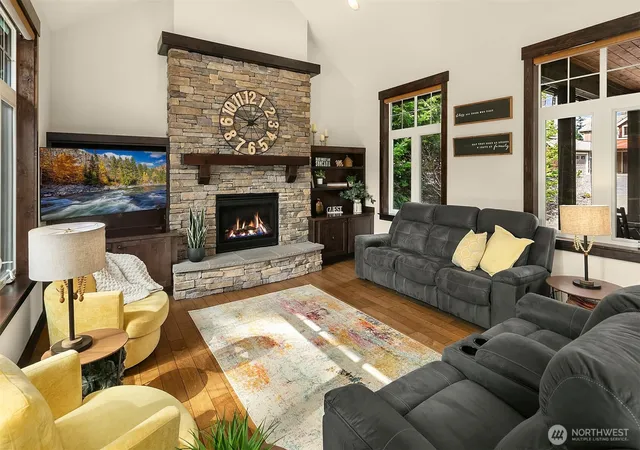 Photo 4 of Single family home for sale at 100 Black Nugget Ln, Cle Elum, WA 98922 | MLS# NWM2586522 | Listing updated on 2026-09-28