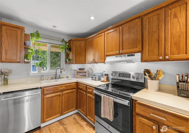 Photo 3 of Single family home for sale at 205 Montana St N, Rainier, WA 98576 | MLS# NWM2586526 | Listing updated on 2026-10-02