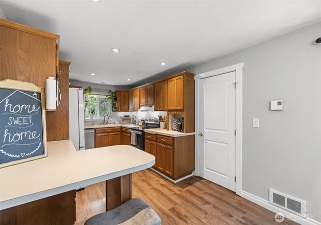 Photo 4 of Single family home for sale at 205 Montana St N, Rainier, WA 98576 | MLS# NWM2586526 | Listing updated on 2026-10-02