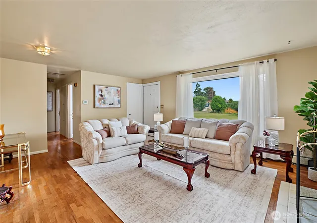 Photo 3 of Single family home for sale at 10810 59th Avenue SW, Lakewood, WA 98499 | MLS# NWM2586539 | Listing updated on 2026-09-25
