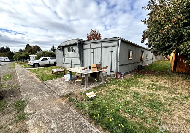 Photo 3 of Manufactured home for sale at 196 Jacobson Rd #25, Cathlamet, WA 98612 | MLS# NWM2586549 | Listing updated on 2026-09-25