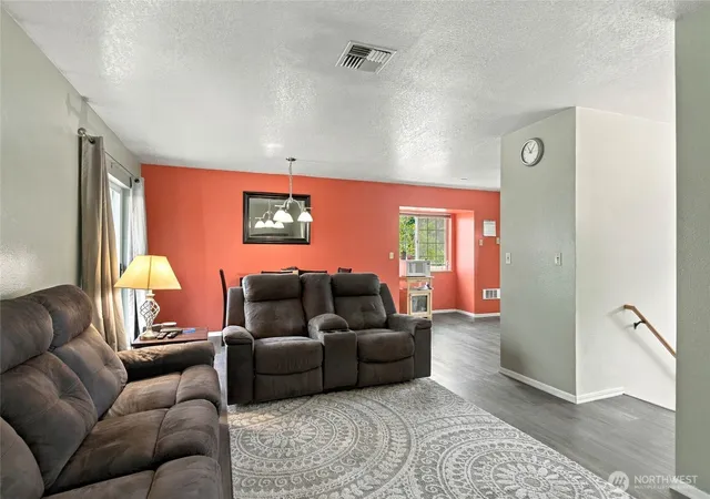 Photo 3 of Single family home for sale at 529 Ash St N, Omak, WA 98841 | MLS# NWM2586551 | Listing updated on 2026-09-25