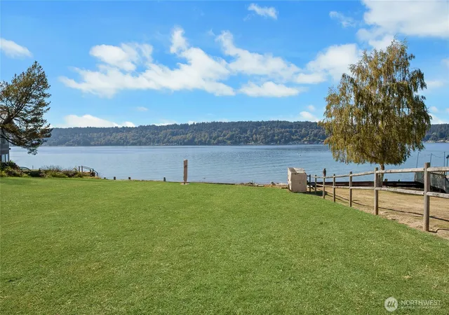 Single family home for sale at 25815 Stuckey Ave SW, Vashon, WA 98070 | MLS# NWM2586555