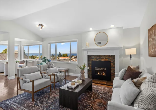 Photo 4 of Condo for sale at 633 Main St #202, Edmonds, WA 98020 | MLS# NWM2586557 | Listing updated on 2026-09-25