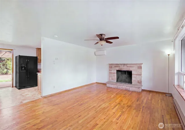 Photo 3 of Sale Pending at 9207 Yakima Ave S, Tacoma, WA 98444 | MLS# NWM2586559 | Listing updated on 2026-09-28