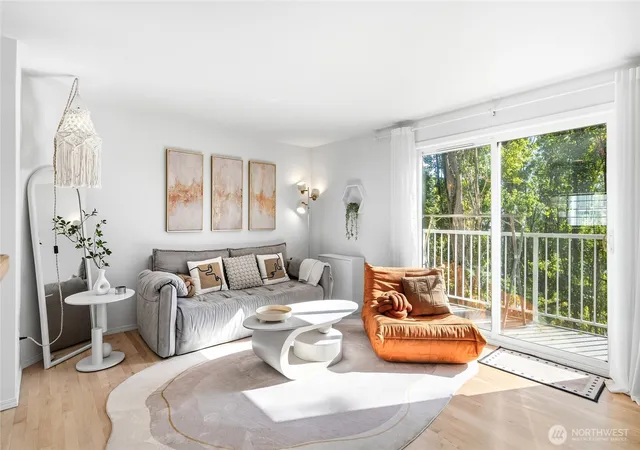 Photo 3 of Townhouse for sale at 1621 S Weller St #B, Seattle, WA 98144 | MLS# NWM2586564 | Listing updated on 2026-10-01