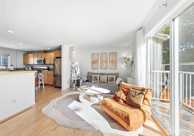 Photo 4 of Townhouse for sale at 1621 S Weller St #B, Seattle, WA 98144 | MLS# NWM2586564 | Listing updated on 2026-10-01