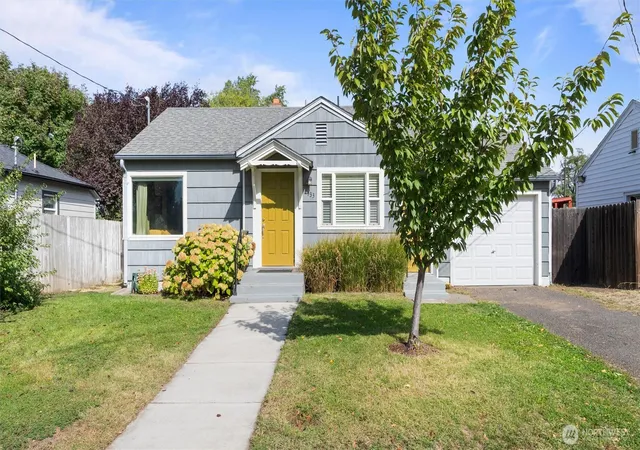 Photo 1 of Single family home for sale at 1533 Defense Ave, Walla Walla, WA 99362 | MLS# NWM2586565 | Listing updated on 2026-09-28