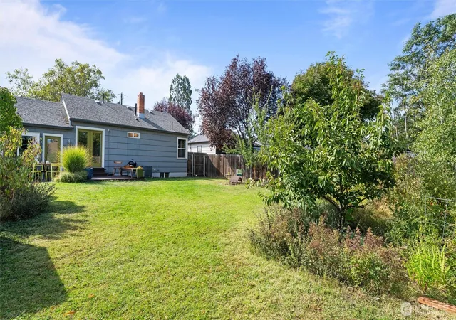 Photo 2 of Single family home for sale at 1533 Defense Ave, Walla Walla, WA 99362 | MLS# NWM2586565 | Listing updated on 2026-09-28